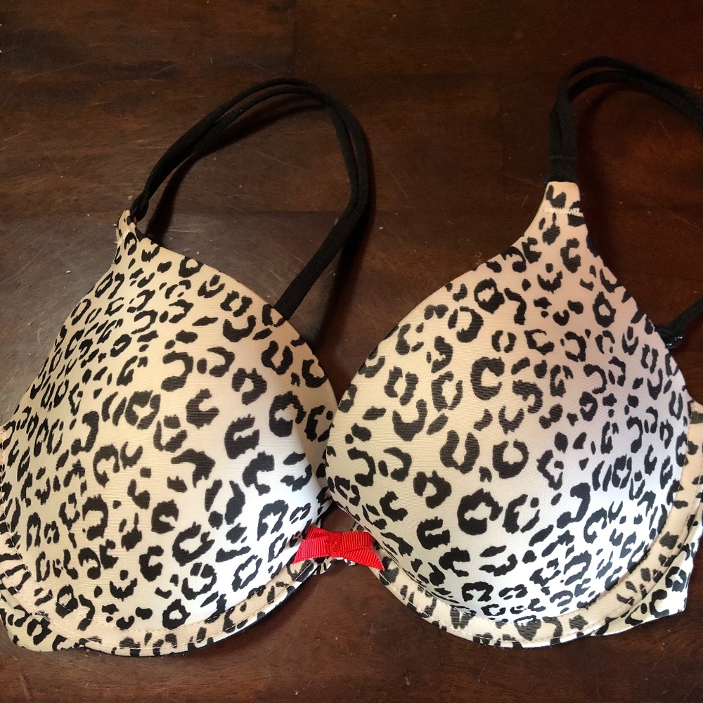 Victoria’s Secret Very Sexy Animal Print Push-Up Bra, Size 32D